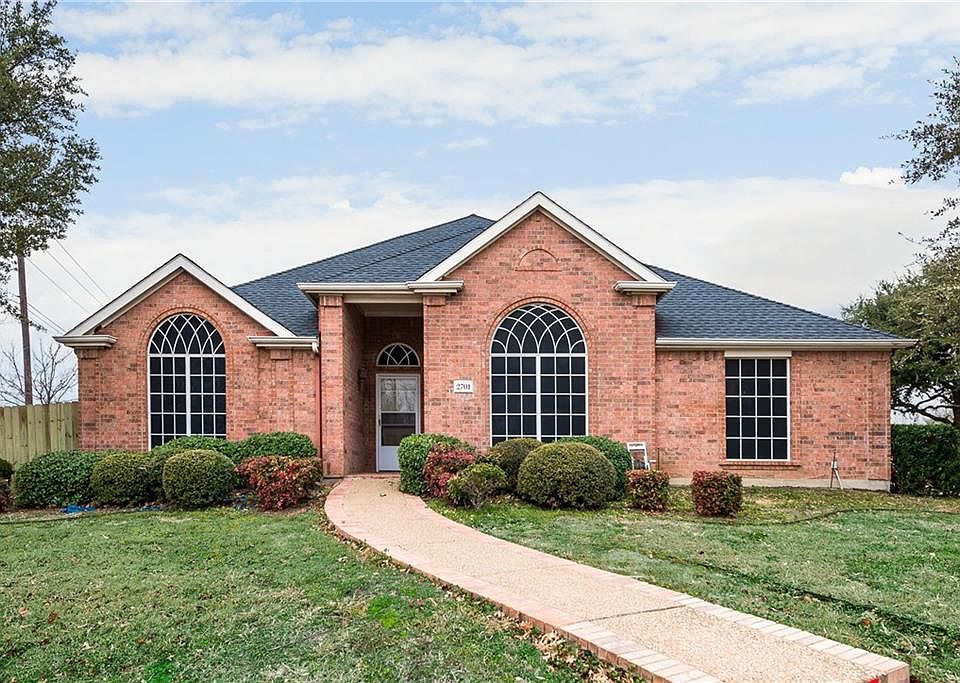 1st image of 2701 Saint Charles Dr