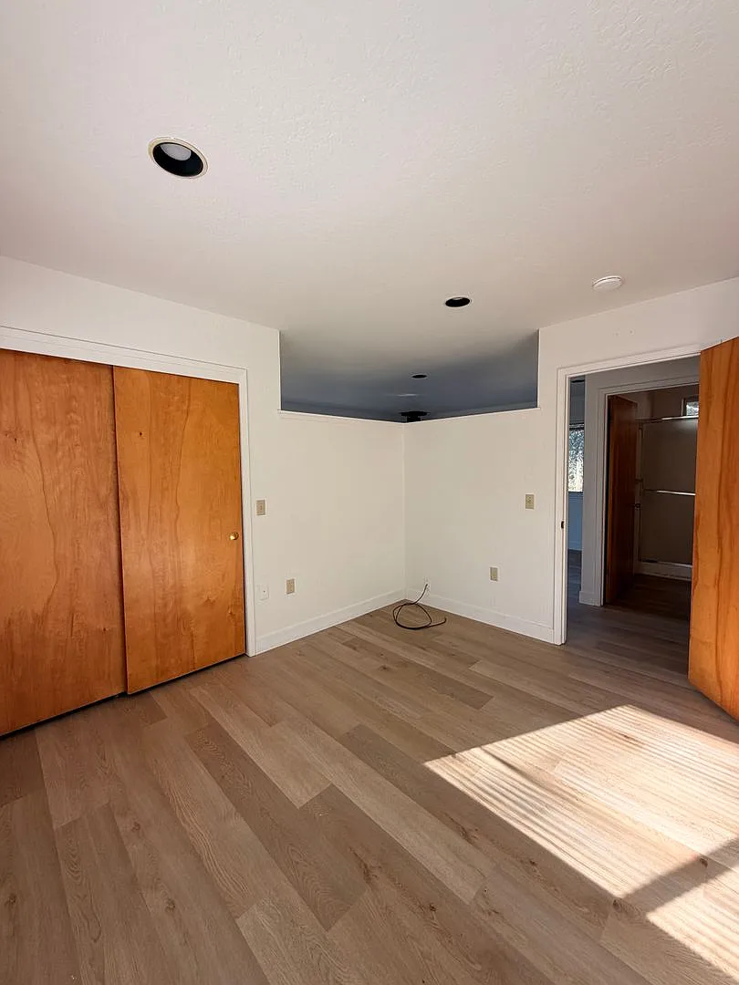 302 Sund Avenue — Photo 3