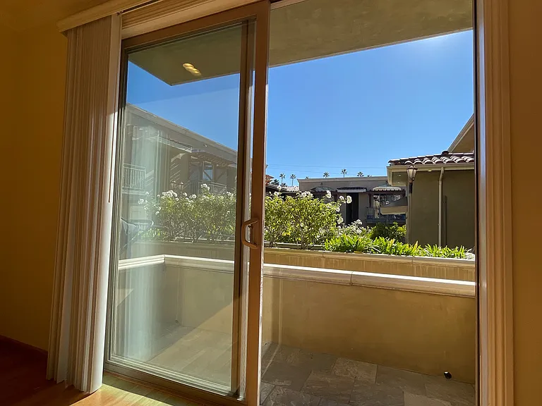 2030 Dracena Dr #17 — Photo 5