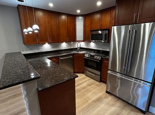 662 Daisy Ln APT 110, Roselle, IL 60172