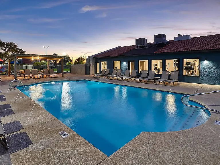 Chandler Meadows Furnished Apartments — Photo 13