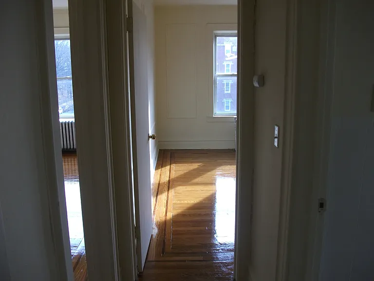 654 Lyons Avenue — Photo 7