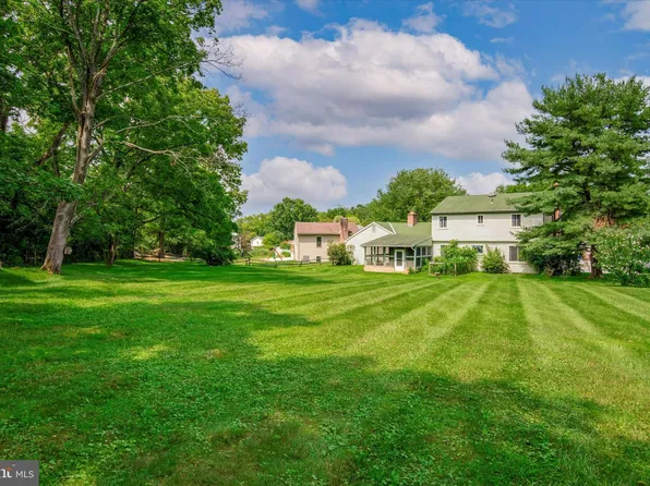 6 Cathy Ann Dr, Reading, PA 19606