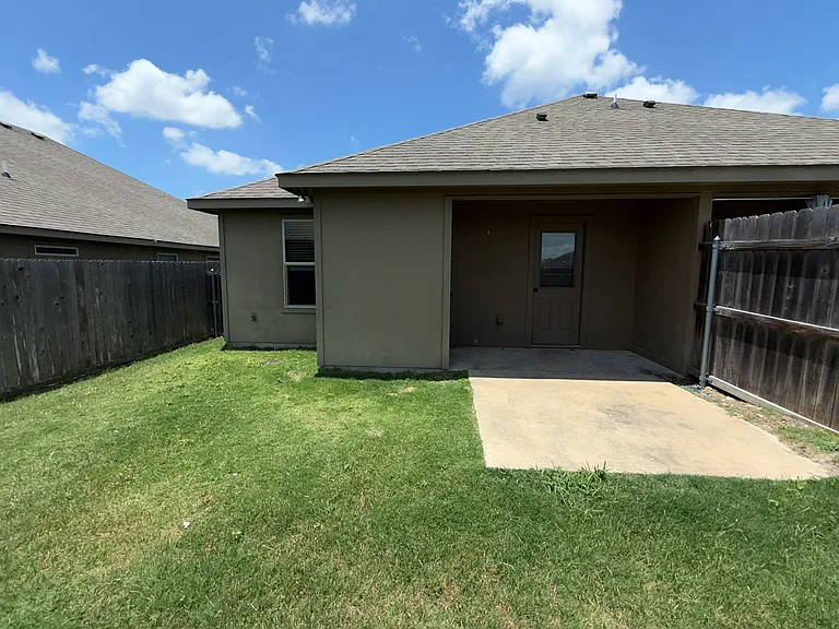 708 Ferrara Cir #A — Photo 14
