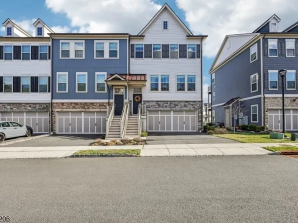 21 Dahlia Dr, Warren, NJ 07059