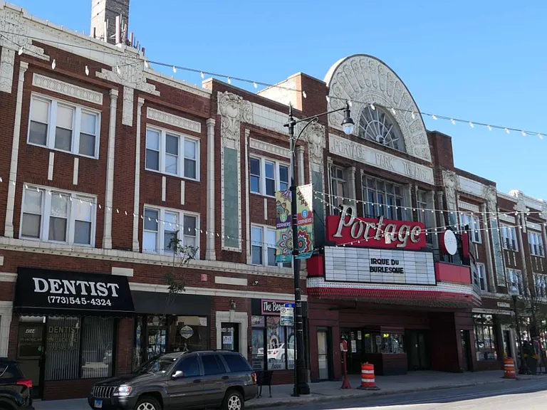 Portage Park Theater Apartments — Photo 25