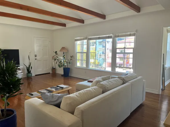 1407 S Beverly Glen Blvd #1413, Los Angeles, CA 90024