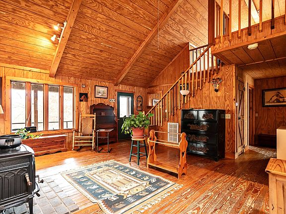 4th image of 268 Leslie Lyons Ln