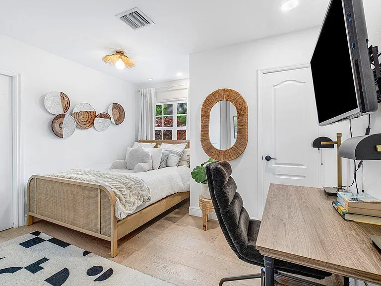 783 Toledo Dr — Photo 34