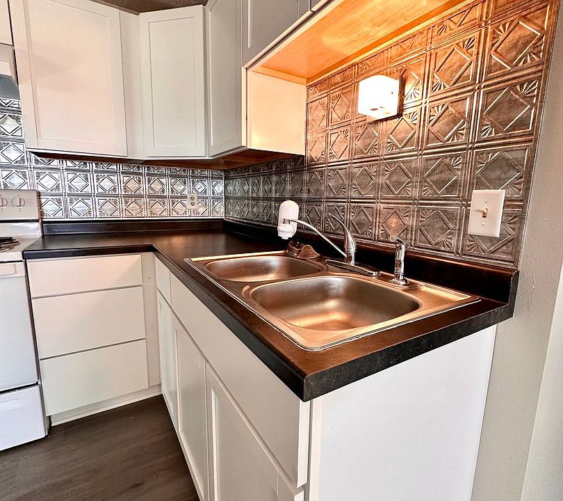 1st image of 107 4th St N APT 3