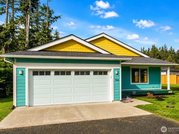 744 SE Evergreen Avenue, Ocean Shores, WA 98569