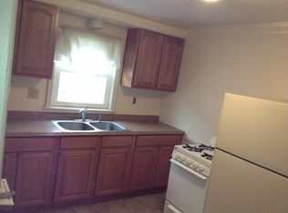 27 Carver St APT 3R, Pawtucket, RI 02860