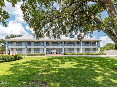 1282 Beach Blvd APT 201, Biloxi, MS, 39530