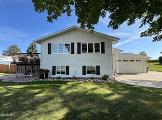 121 Renner Rd, Washburn, ND 58577