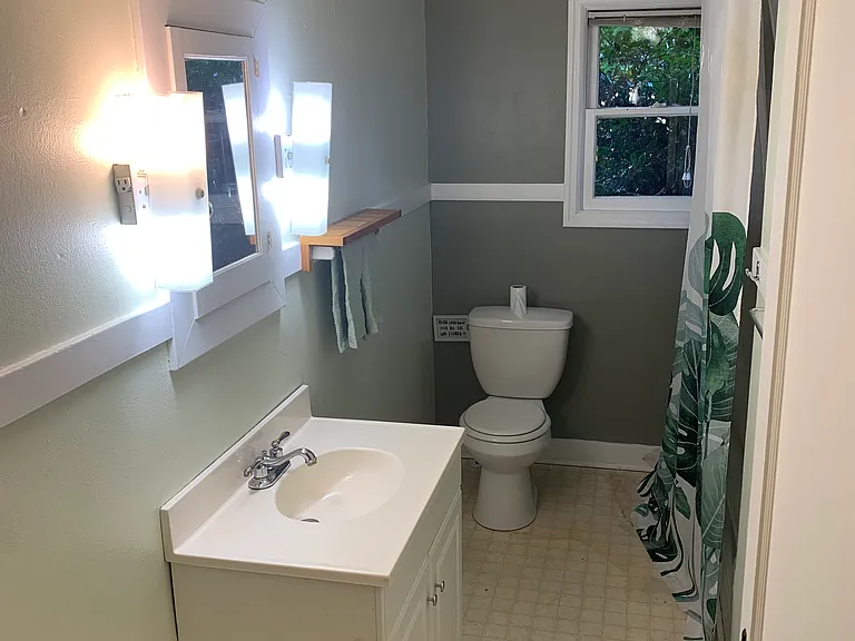 527 NW 15th St — Photo 7