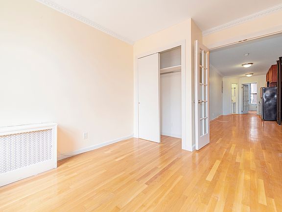 3rd image of 59 1st Ave APT 4