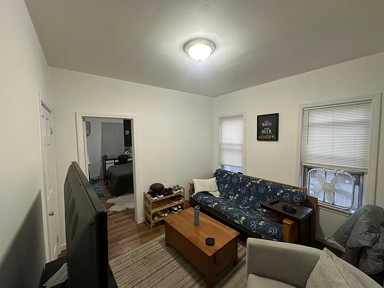16 Leeds St #1 — Photo 1