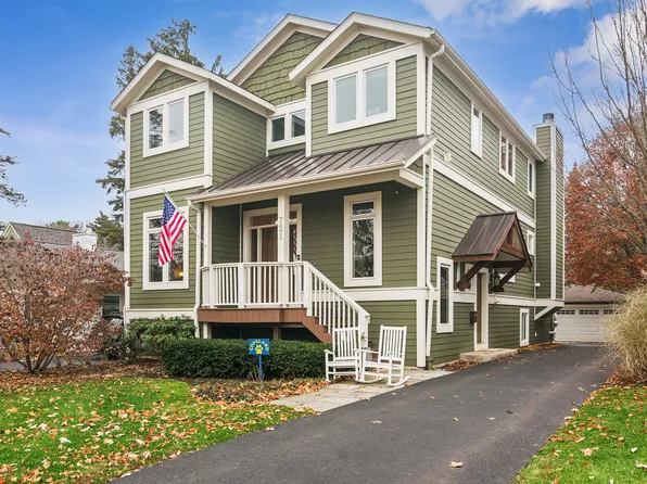 721 Meadow Ln, Libertyville, IL 60048