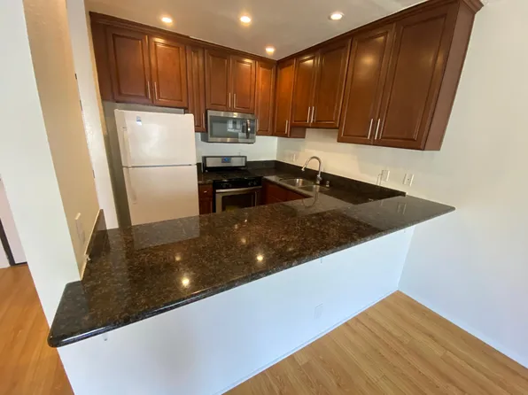 11117 Hartsook St #212, North Hollywood, CA 91601