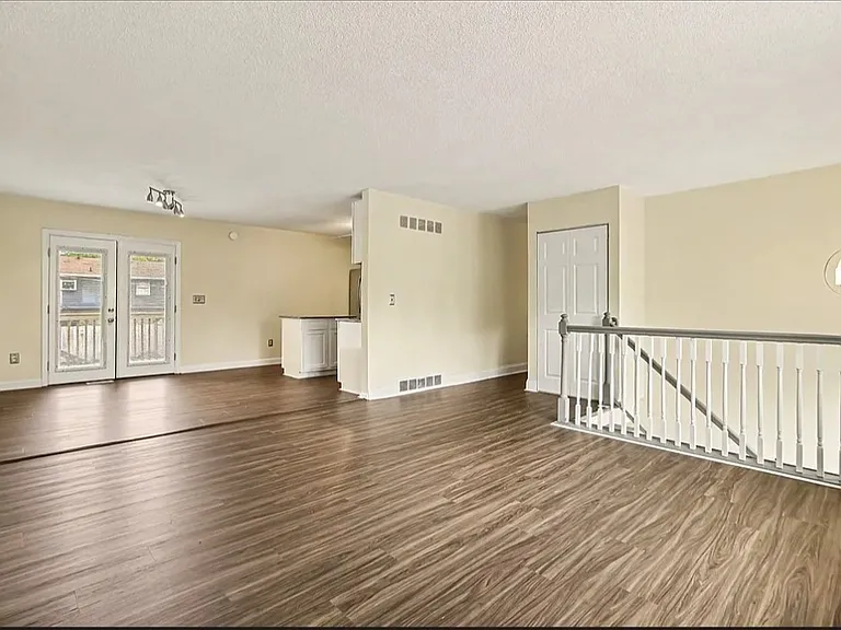 Southwind Dr — Photo 13