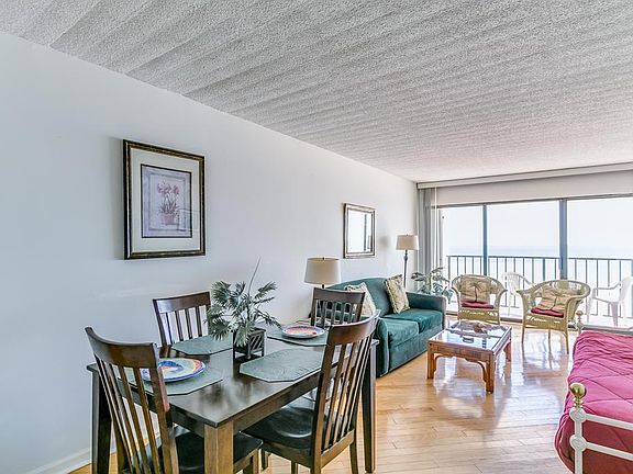 3rd image of 7310 Seawall Blvd APT 1007