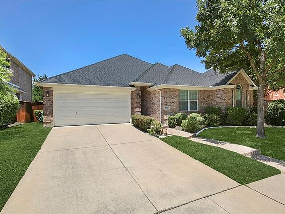 3rd image of 8717 Cherry Lee Ln