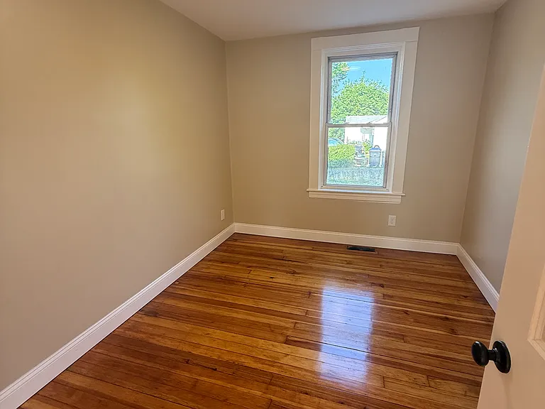 1013-1015 Willett Ave #1 — Photo 11