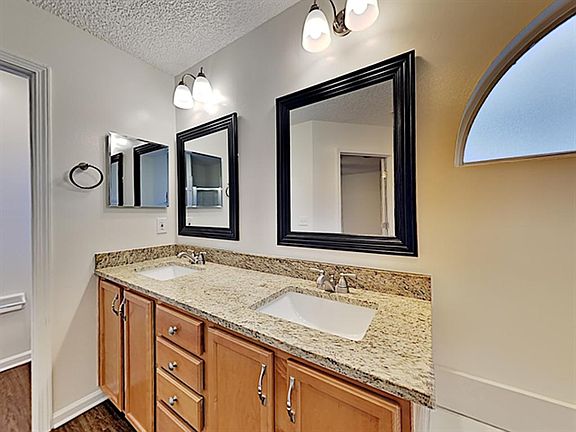5th image of 2483 Glenfield Dr