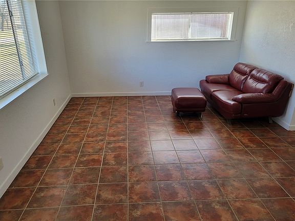 4th image of 415 8th St