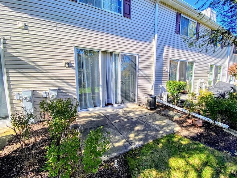144 Polaris Dr — Photo 15