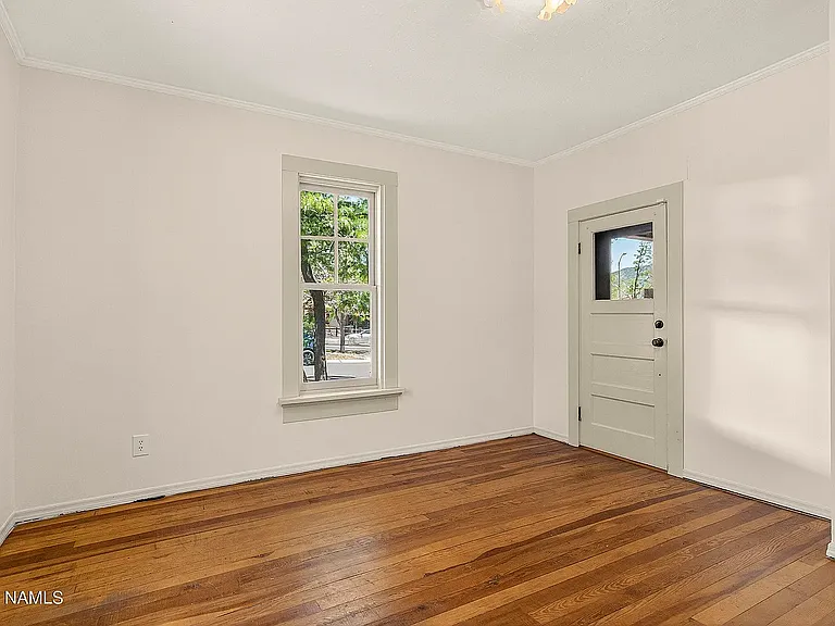 725 W Summit Ave — Photo 10
