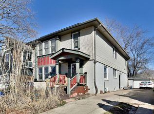 607 S Cedar Ave, Elmhurst, IL 60126