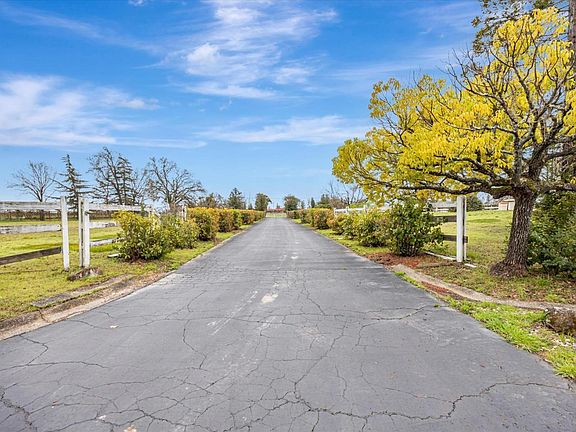 2nd image of 5435 Bravo Toro Lane