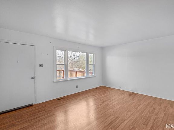 5th image of 8561 W Shore Dr