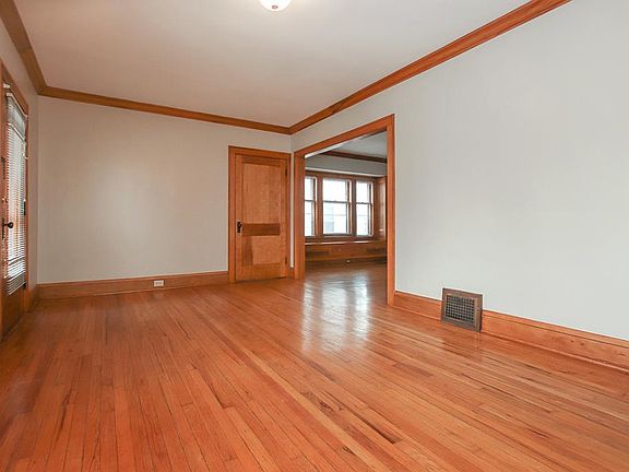 5th image of 16111 Parkgrove Ave #1DN