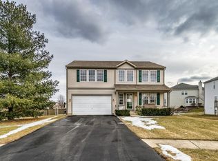 329 Thornridge Ct, Poplar Grove, IL 61065