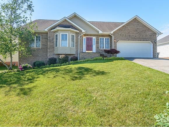 1st image of 205 Trace Ct