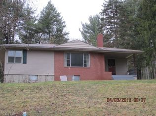 54139 Robinwood Dr, Martins Ferry, OH 43935