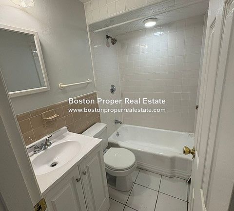 5th image of 49 Gloucester St