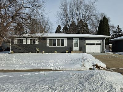 2220 11th St S, Fargo, ND, 58103
