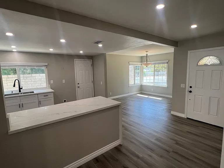 2800 Regina Ave — Photo 7