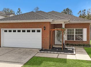 2490 Lakeview Dr, Crestview, FL 32536