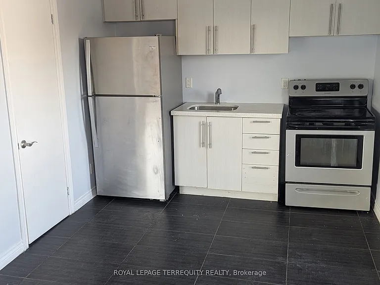 1182 Cannon St E #B — Photo 5