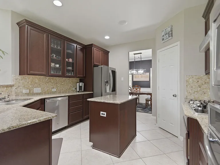 14535 Mountain Cliff Ln — Photo 11