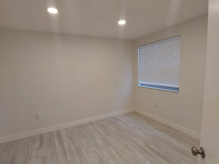 6835 SW 45th Ln — Photo 13