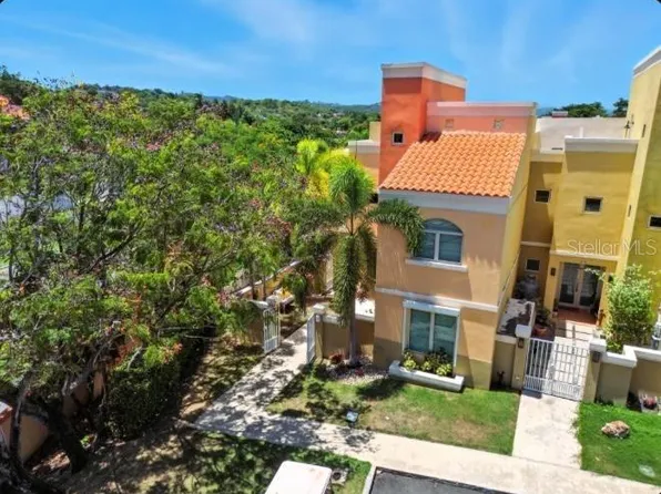 90 Candelero #111, Humacao, PR 00791