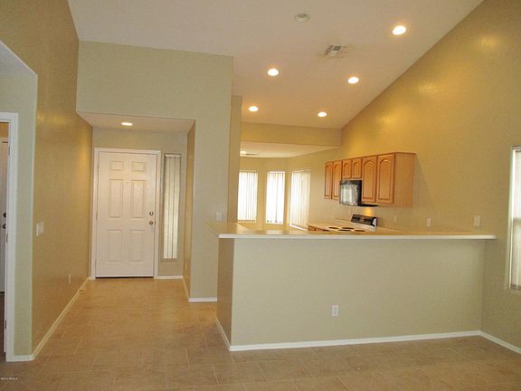 3rd image of 10773 W Roanoke Ave