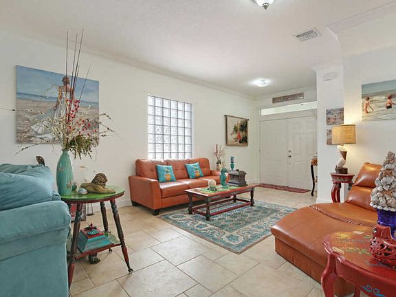4th image of 6212 Lottie Ln