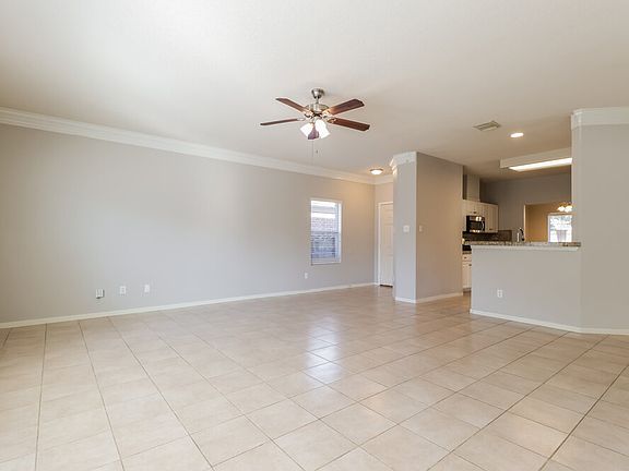 4th image of 15511 Hickory Dale St