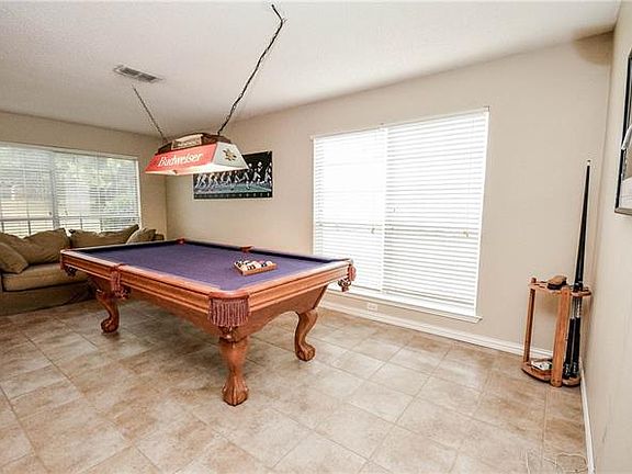 4th image of 724 Thousand Oaks Dr